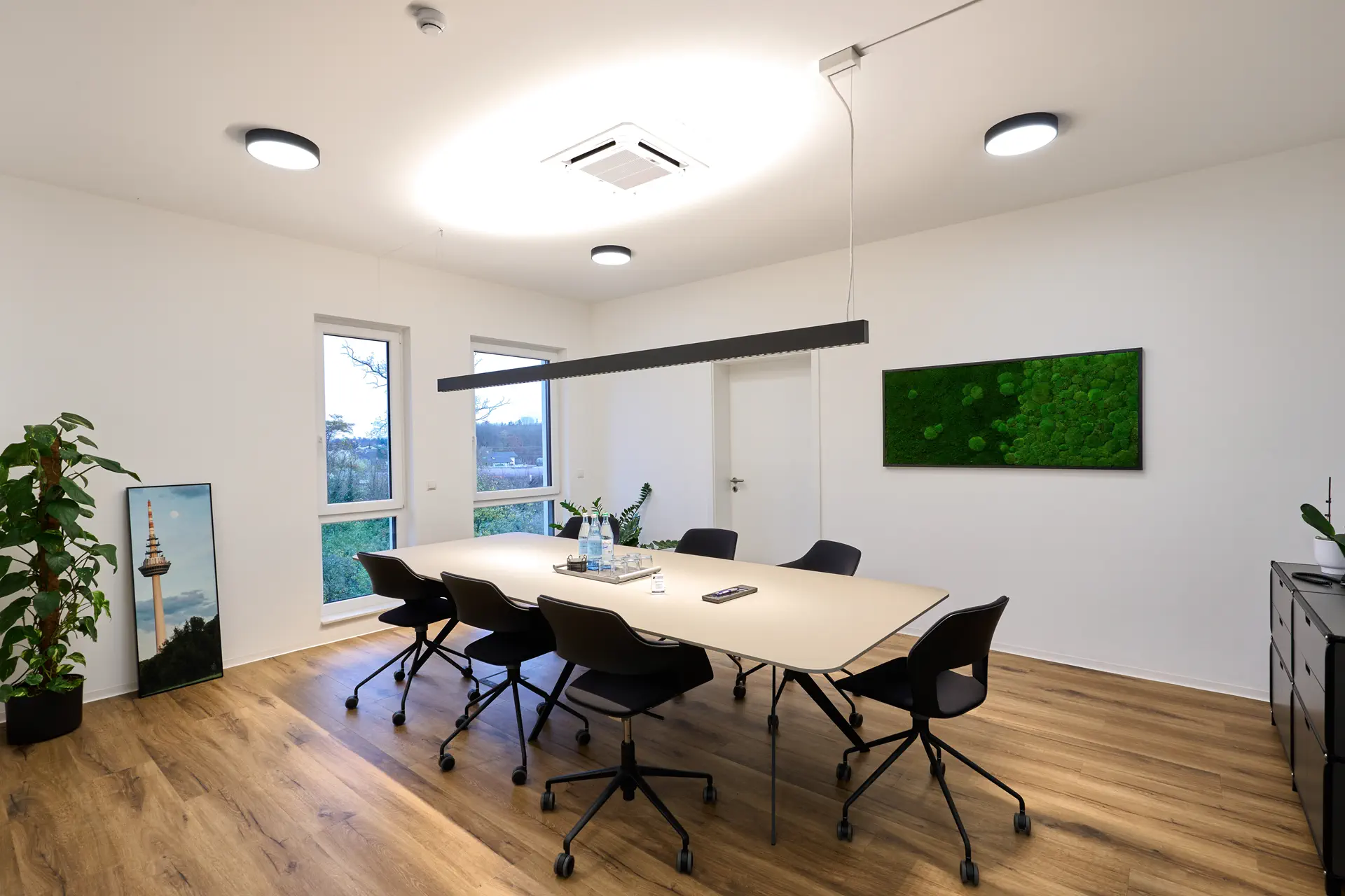 Das Besprechungszimmer.